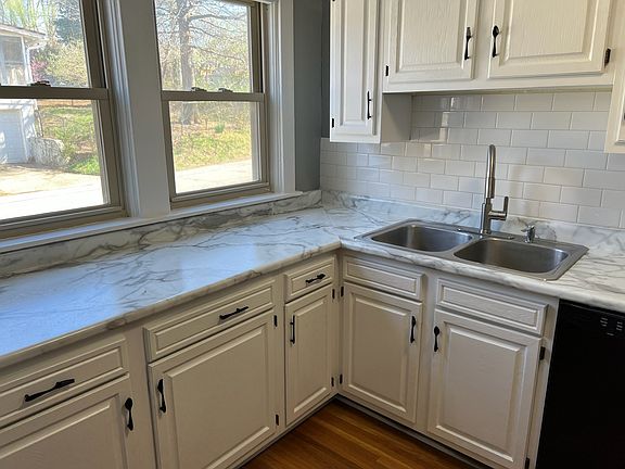 5th image of 1636 Deer Ln #1