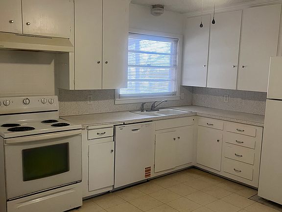 3rd image of 2018 Ballinger St