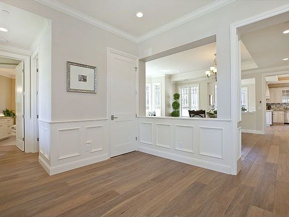 2nd image of 111 Panorama Way
