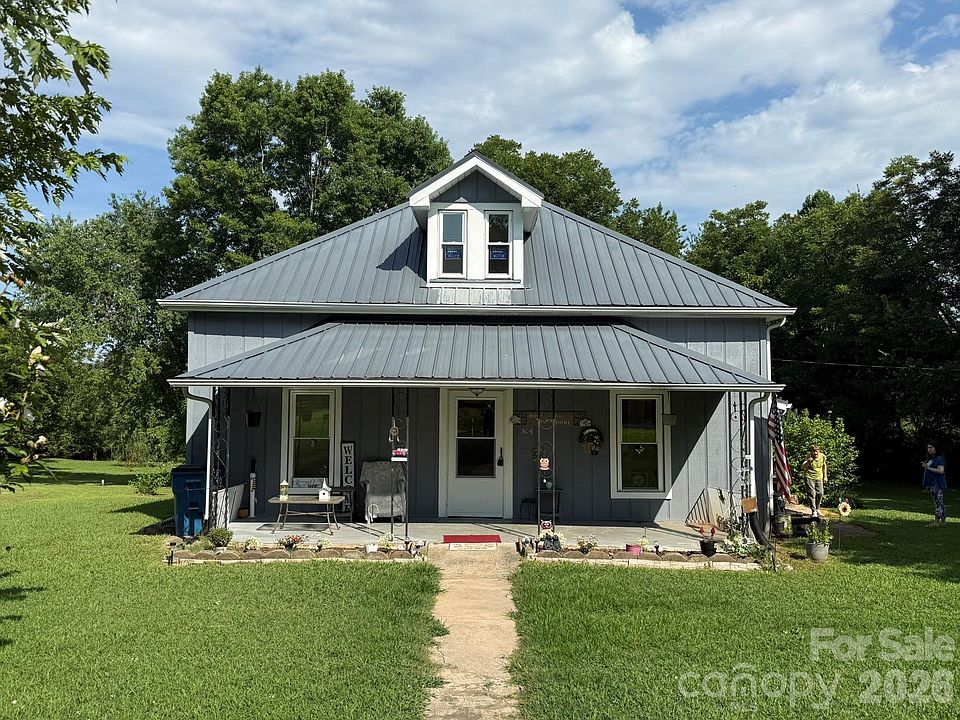 1st image of 304 Main Ave W