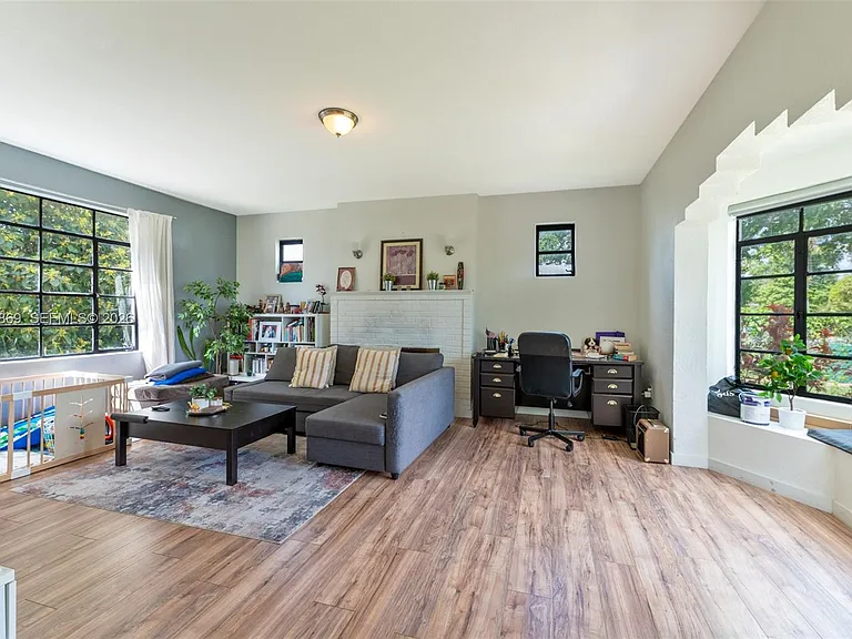 1238 NE 112th St — Photo 7