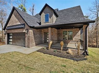 4 March Ln, Bella Vista, AR 72714