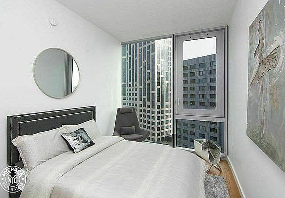 5th image of 434 Albee Sq #18R