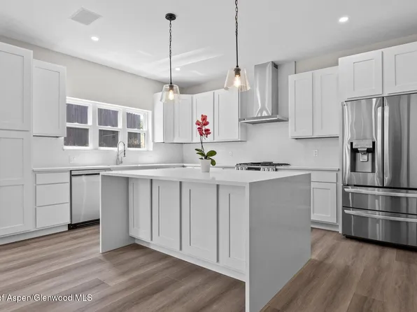 1384 Munro Ave, Rifle, CO 81650