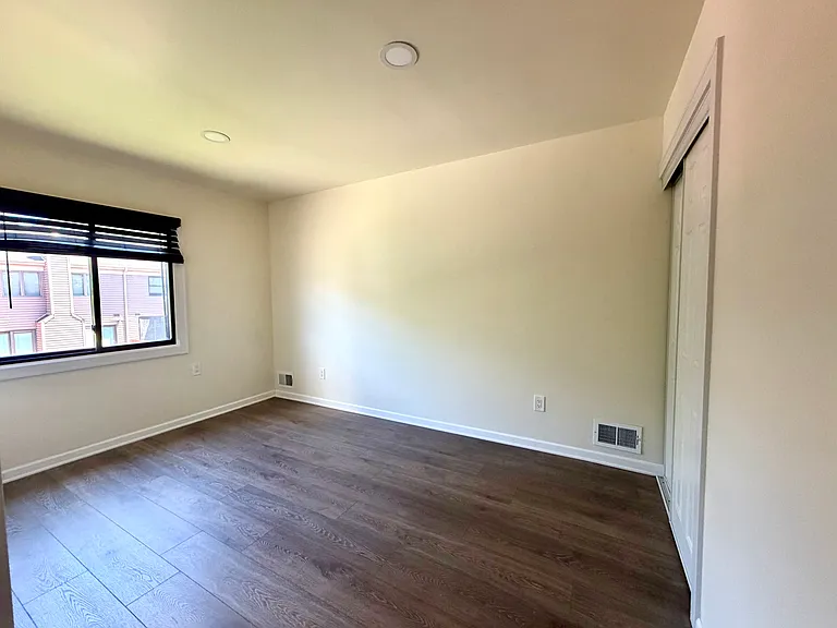 97 Hampton Pl #NA — Photo 14