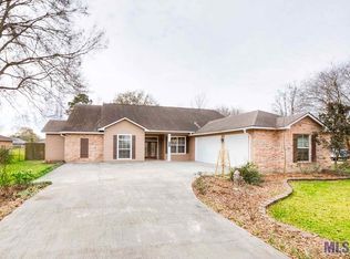 39495 Al Dr, Prairieville, LA 70769