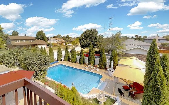 2nd image of 10040 Tanglewood Ct