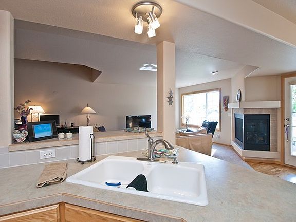 2nd image of 5151 Boardwalk Dr Unit I3