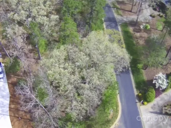 102 Archer Gln #27, New London, NC 28127