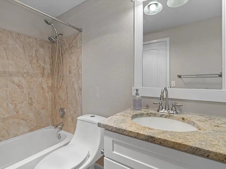 9815 Holly Dr #A305 — Photo 22