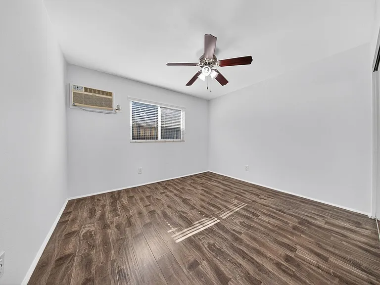 10736 Magnolia Blvd — Photo 26