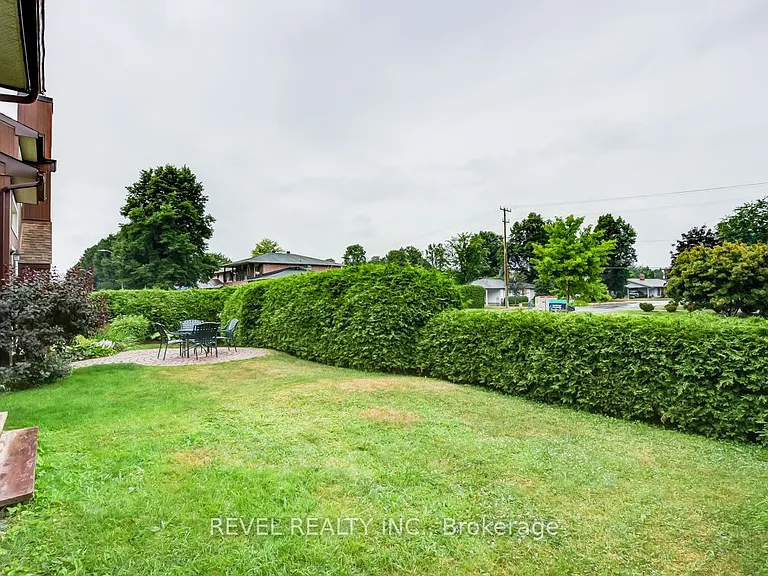 5 Sandhurst Ct — Photo 17