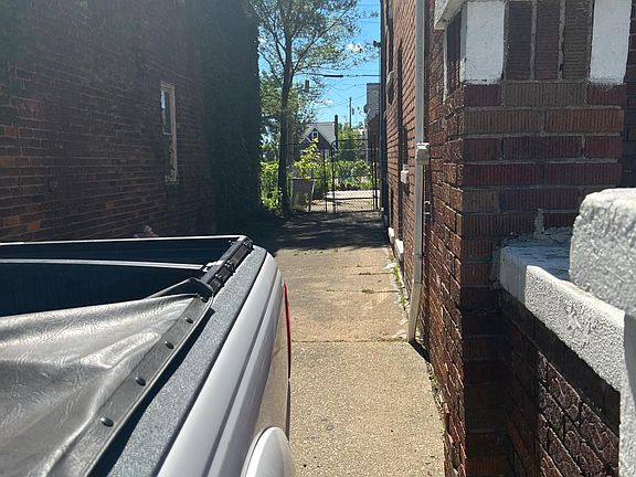 2nd image of 13511 Wisconsin St