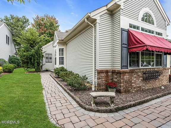 3rd image of 41 Provence Drive