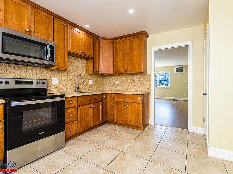 214 Washington St #2 — Photo 1
