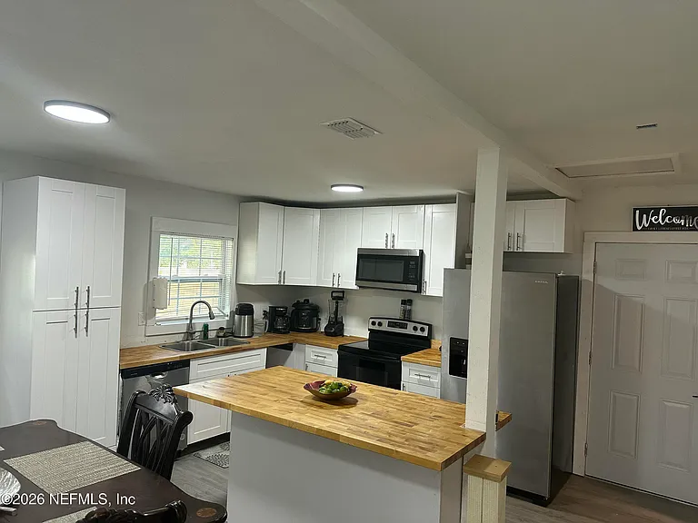 1640 W 4th St #1 — Photo 14
