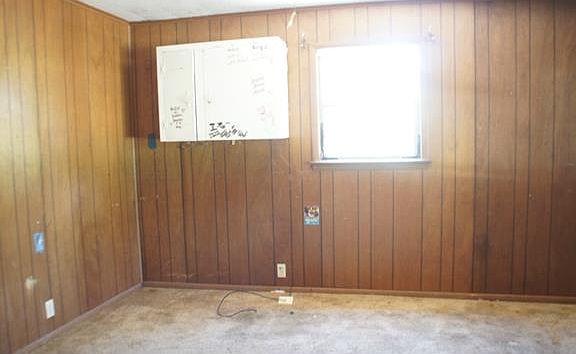 3rd image of 215 Riverwood Dr