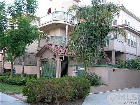 2nd image of 531 N Louise St Unit 303