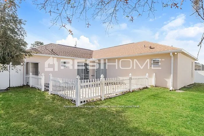 14145 Spring Hill Dr — Photo 15