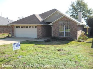 201 S Parkridge Dr, Benton, LA 71006