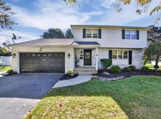 563 Lockport St, Youngstown, NY 14174