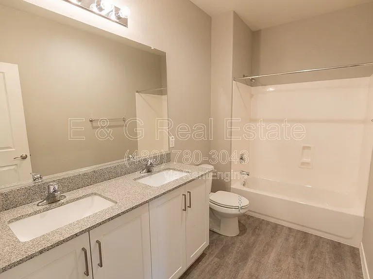 2950 N 38th St #13 — Photo 15