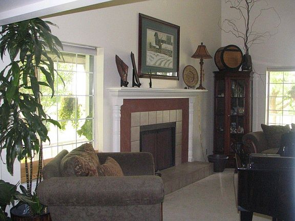 Front livingroom