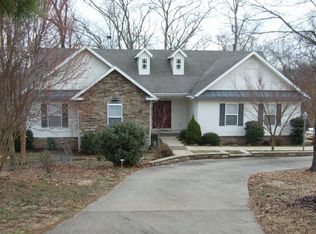 8084 Ozark Ridge Dr, Rogers, AR 72756