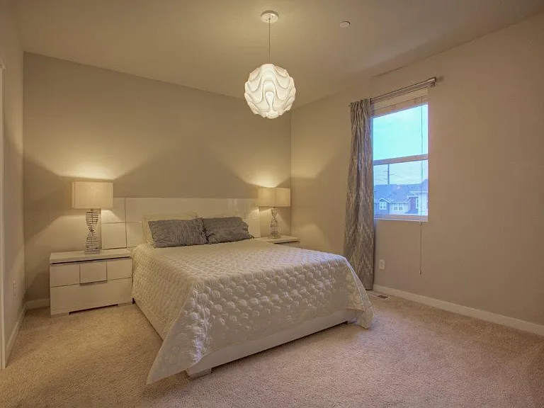 1399 NE Hickory Ln — Photo 9