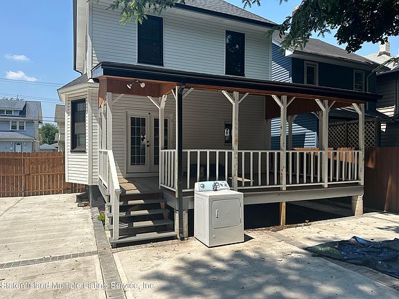 3rd image of 197 Pelton Ave