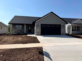 2203 E Golden Gate Dr, Appleton, WI 54913