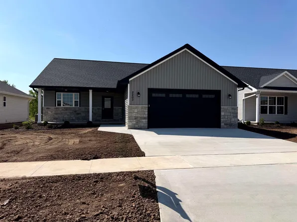 2203 E Golden Gate Dr, Appleton, WI 54913