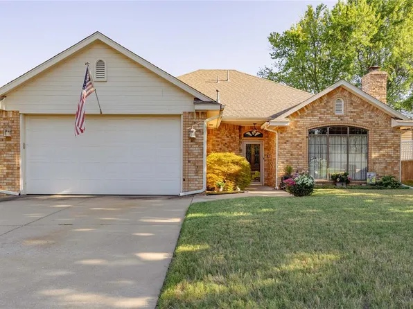 1203 Castle Creek St, Shawnee, OK 74804