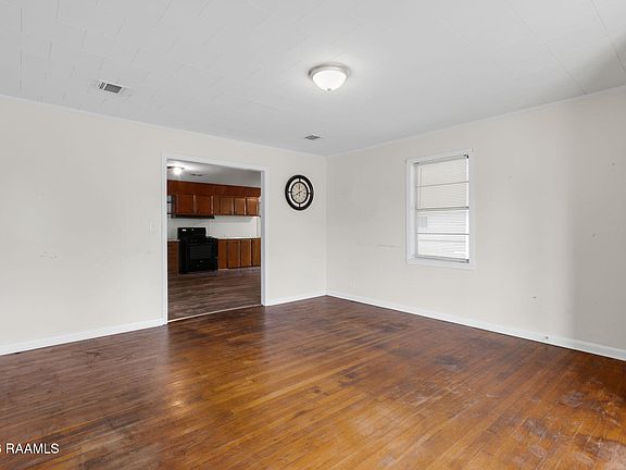 4th image of 1001 Bank Ave