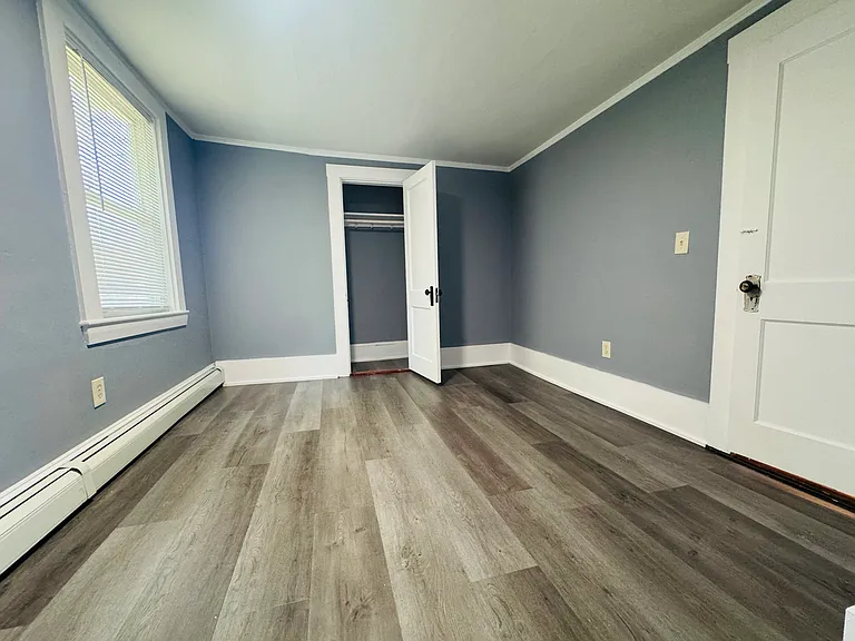 904-906 Sandwich Rd — Photo 3