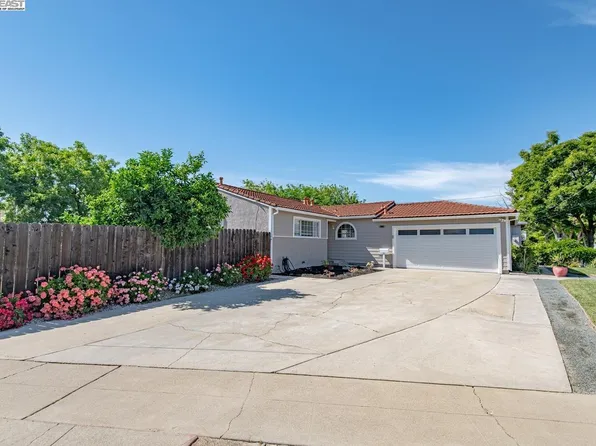 135 Lee Ave, Livermore, CA 94551