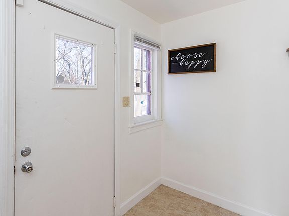 5th image of 1061 Agard Ave