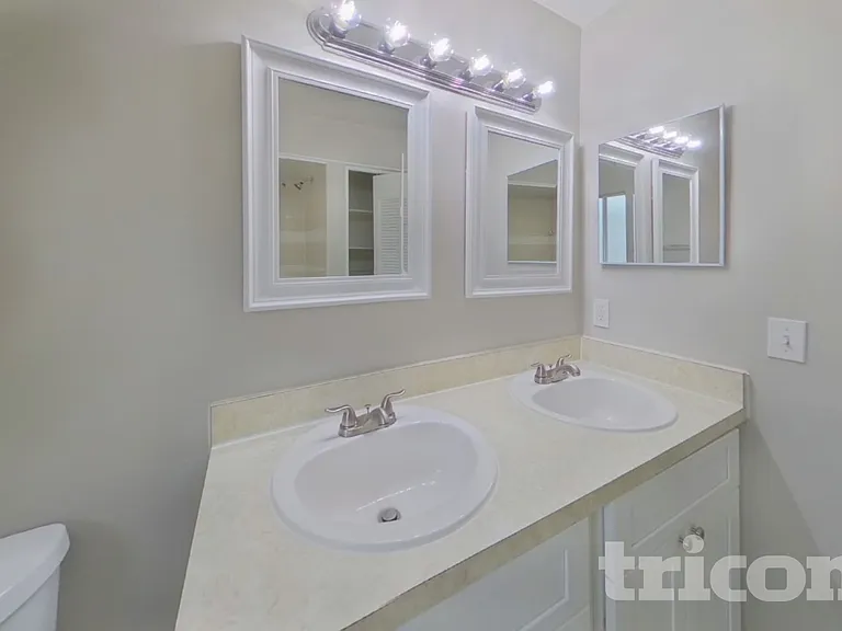 11415 Cardiff Dr — Photo 13
