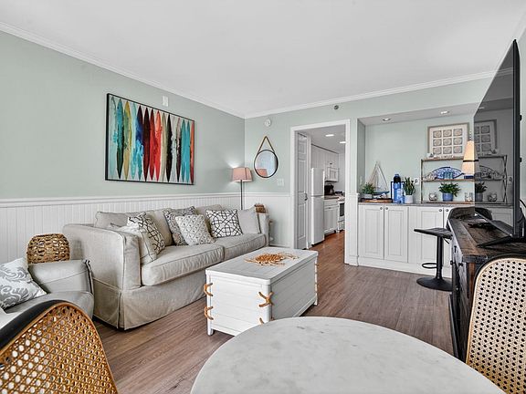 5th image of 601 Retreat Beach Circle #321