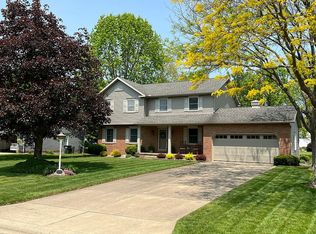 1835 White Chapel Cir NW, Uniontown, OH 44685