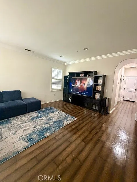 4 bed, 1876 sqft, $4,700 — Photo 4