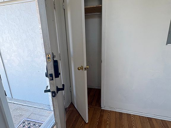 4th image of 4008 Hillside Dr