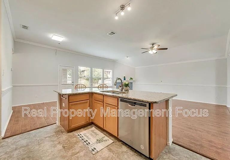 1004 Trickham Dr — Photo 13