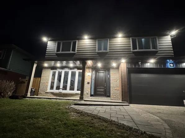 10 Thorny Brae Dr, Markham, ON L3T 3G4