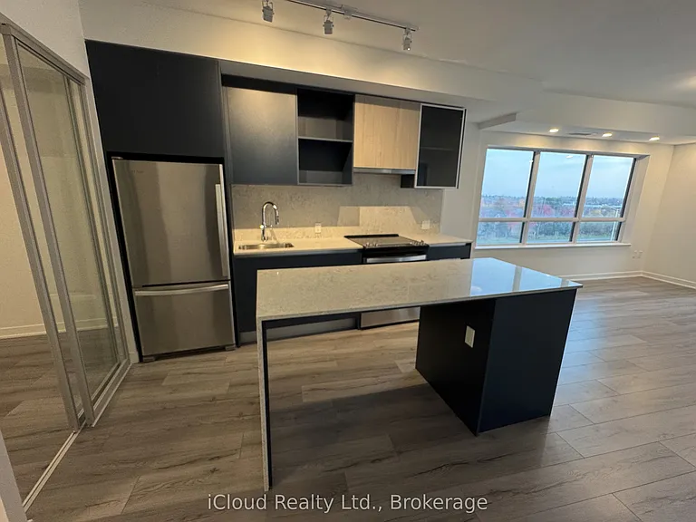 395 Dundas St W #417 — Photo 2