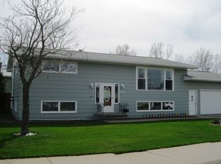 2804 Pleasant St, Miles City, MT 59301