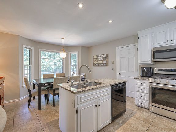 5th image of 1100 Brandon Dr