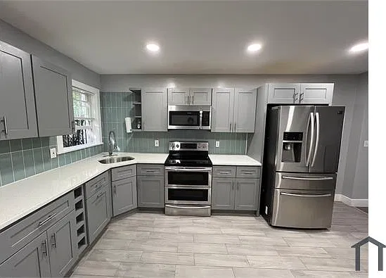 3 bed, 1700 sqft, $2,400 — Photo 3