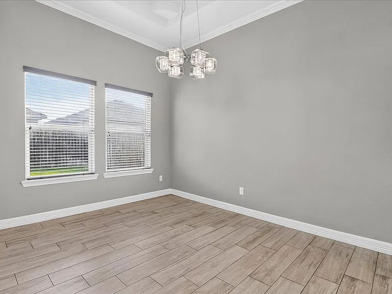 6718 Stuyvesant Ct — Photo 16