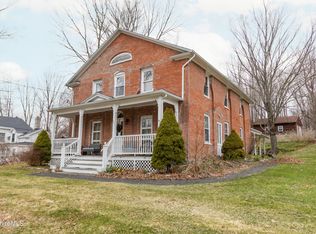 481 Maple St, Hinsdale, MA 01235